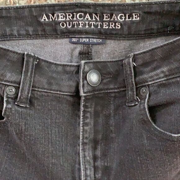 EXCELLENT CONDITION WOMEN’S SIZE 6 AMERICAN EAGLE HI-RISE SHORTIE BLACK SHORTS - Picture 3 of 7